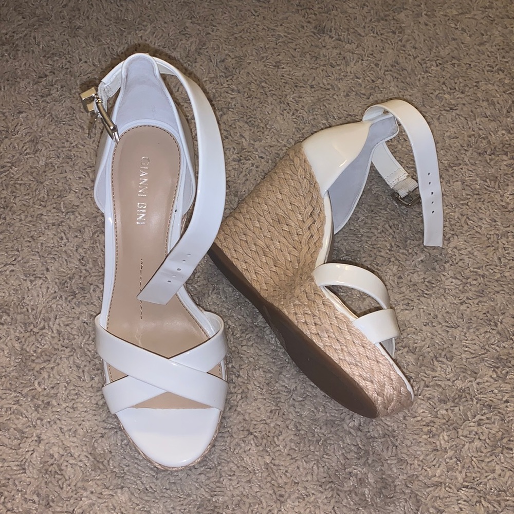 White wedges